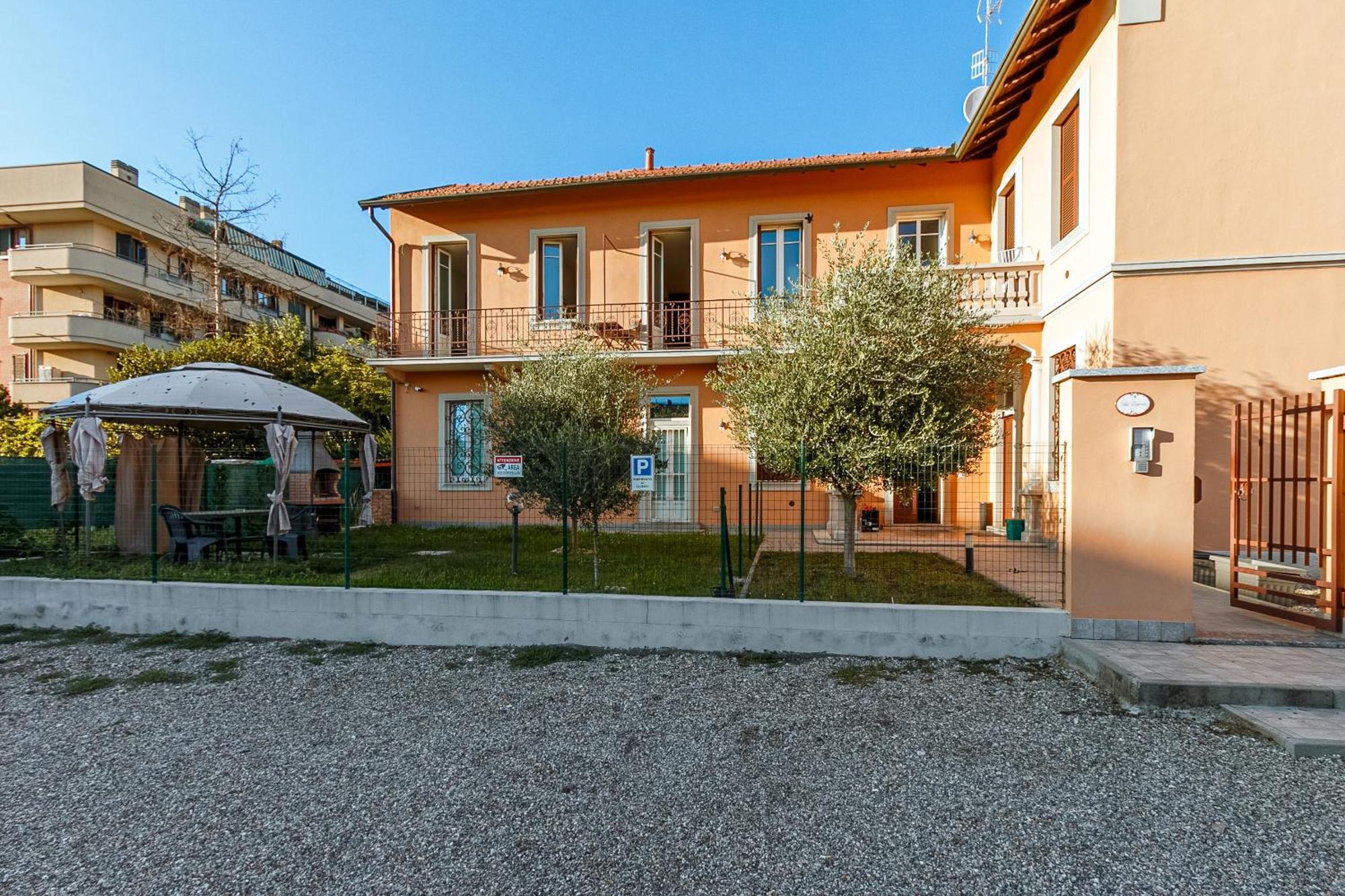 Al 33 Di Via Roma - Apartments Cardano Al Campo Exterior photo