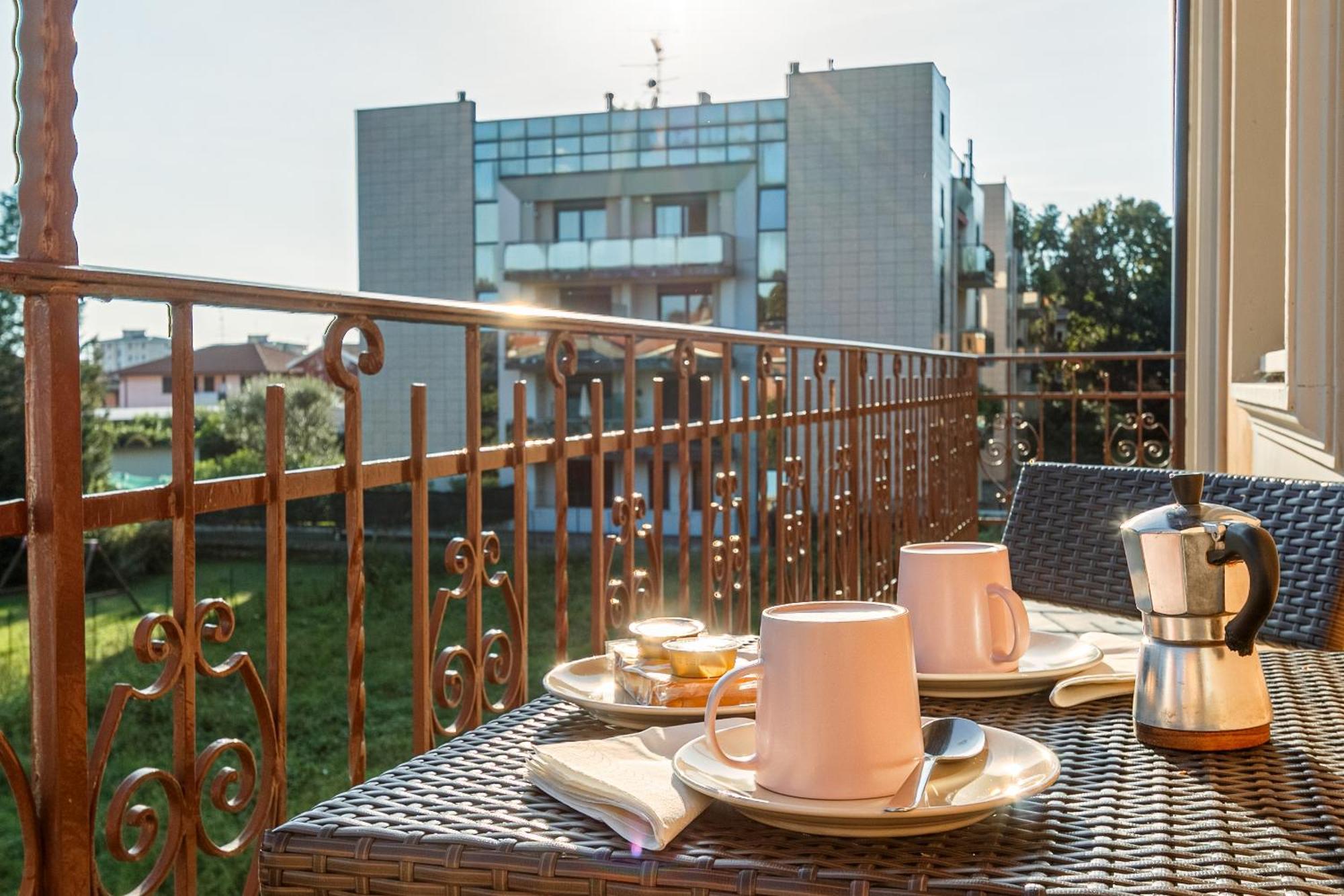 Al 33 Di Via Roma - Apartments Cardano Al Campo Exterior photo